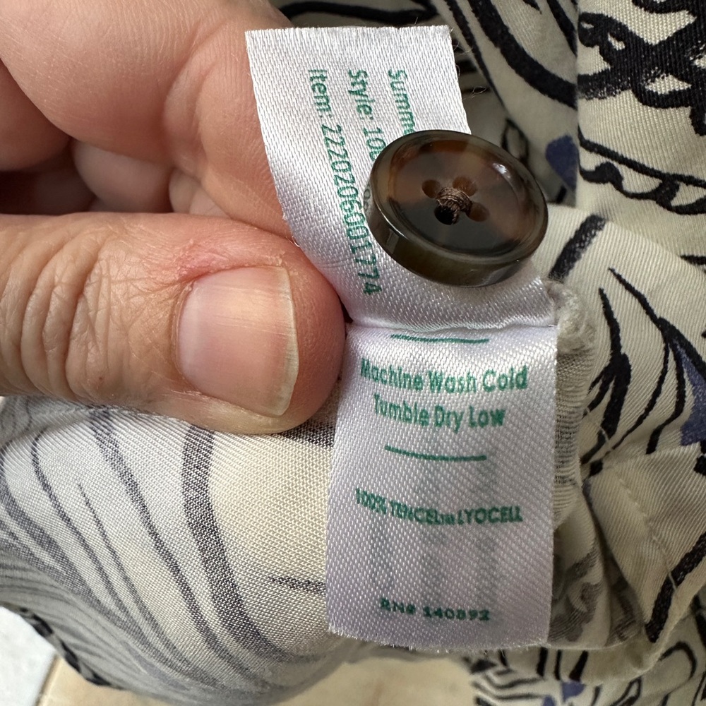 Marine Layer Classic Floral Print Dress in Deep V-Neck Button up soft - Picture 16 of 16